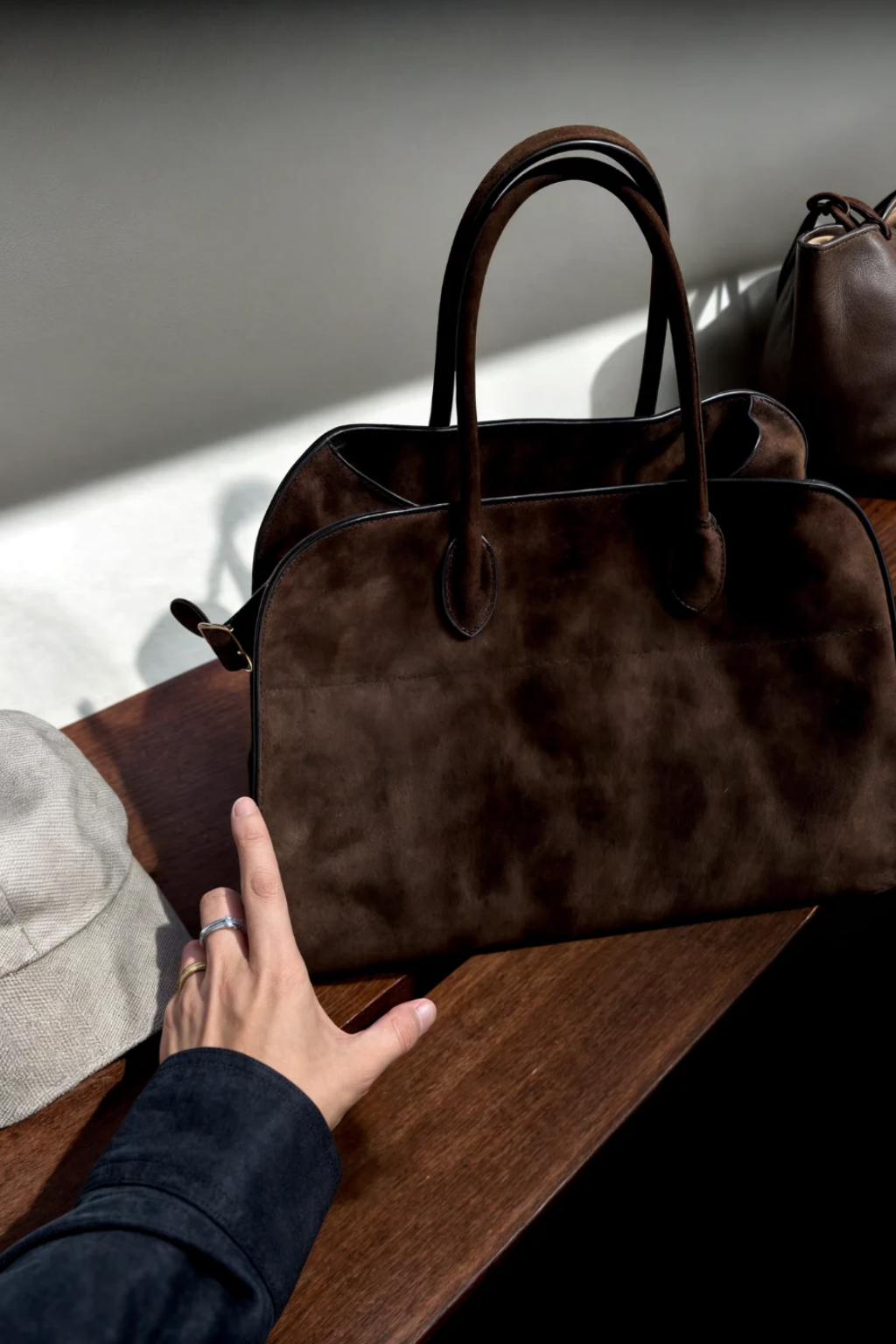 Women’s Classic Handle Bag BB