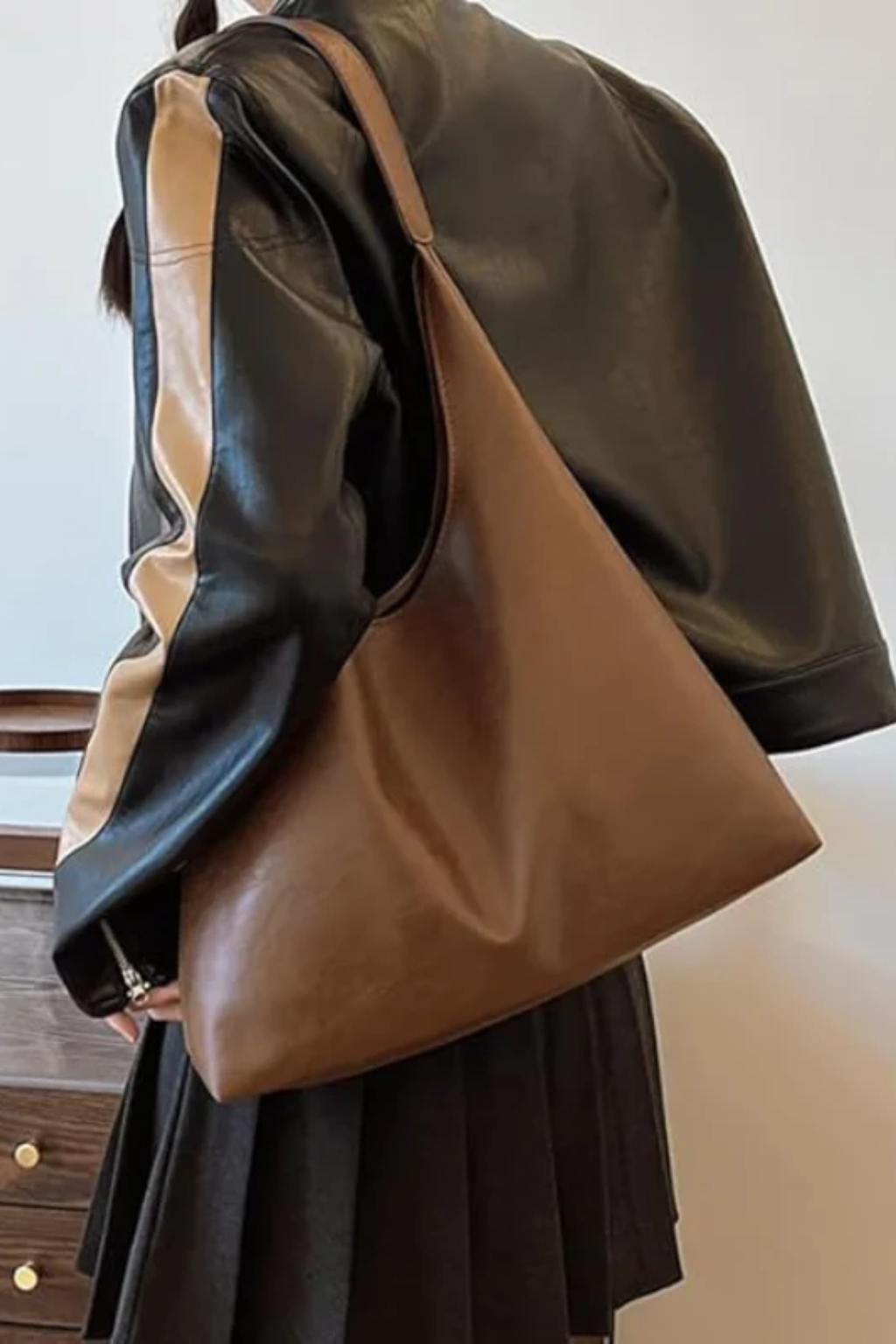 Women’s Structured Shoulder Bag