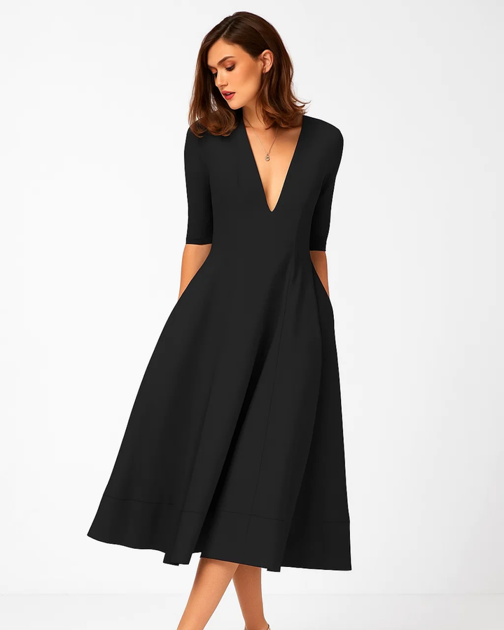 Women's Elegant Evening Dress With Refined Design