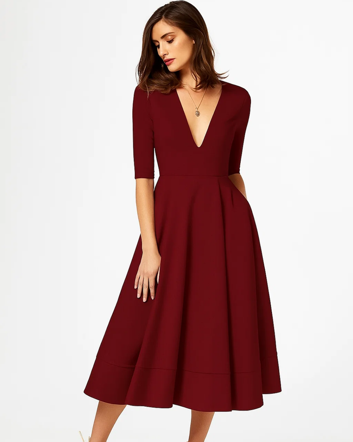 Women's Elegant Evening Dress With Refined Design