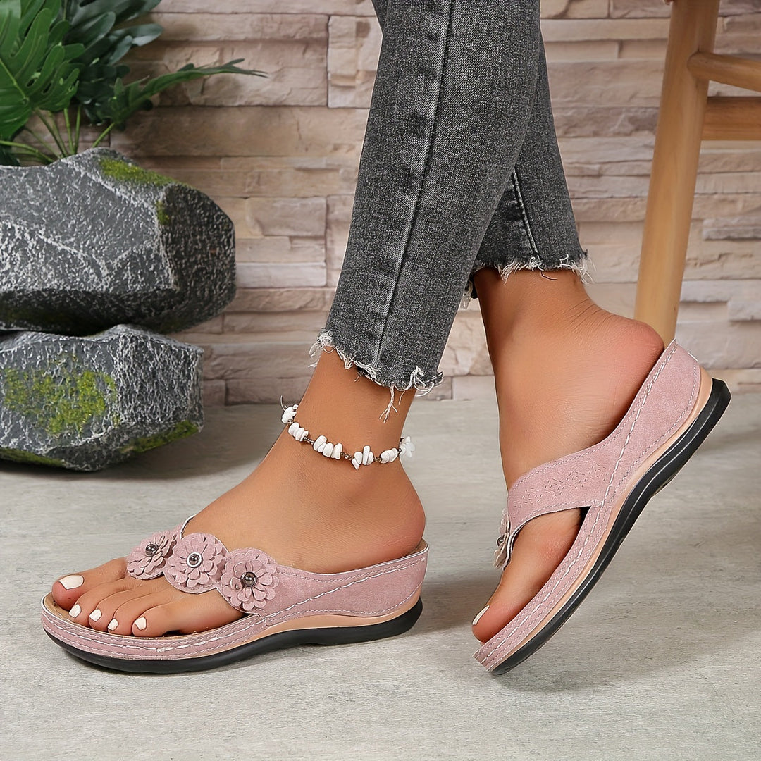 Women's Casual Summer Sandals With Floral Accent