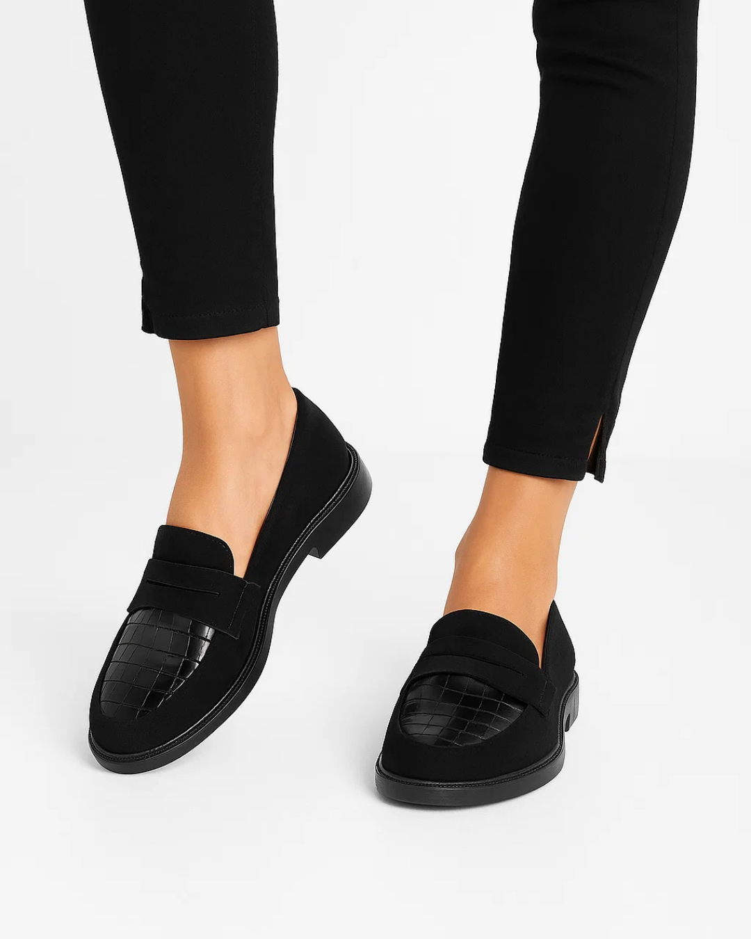 Women's Classic Moccasins With Round Toe