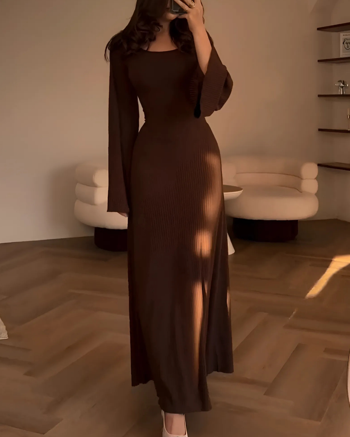 Women's Elegant Fitted Dress with Wide Long Sleeves