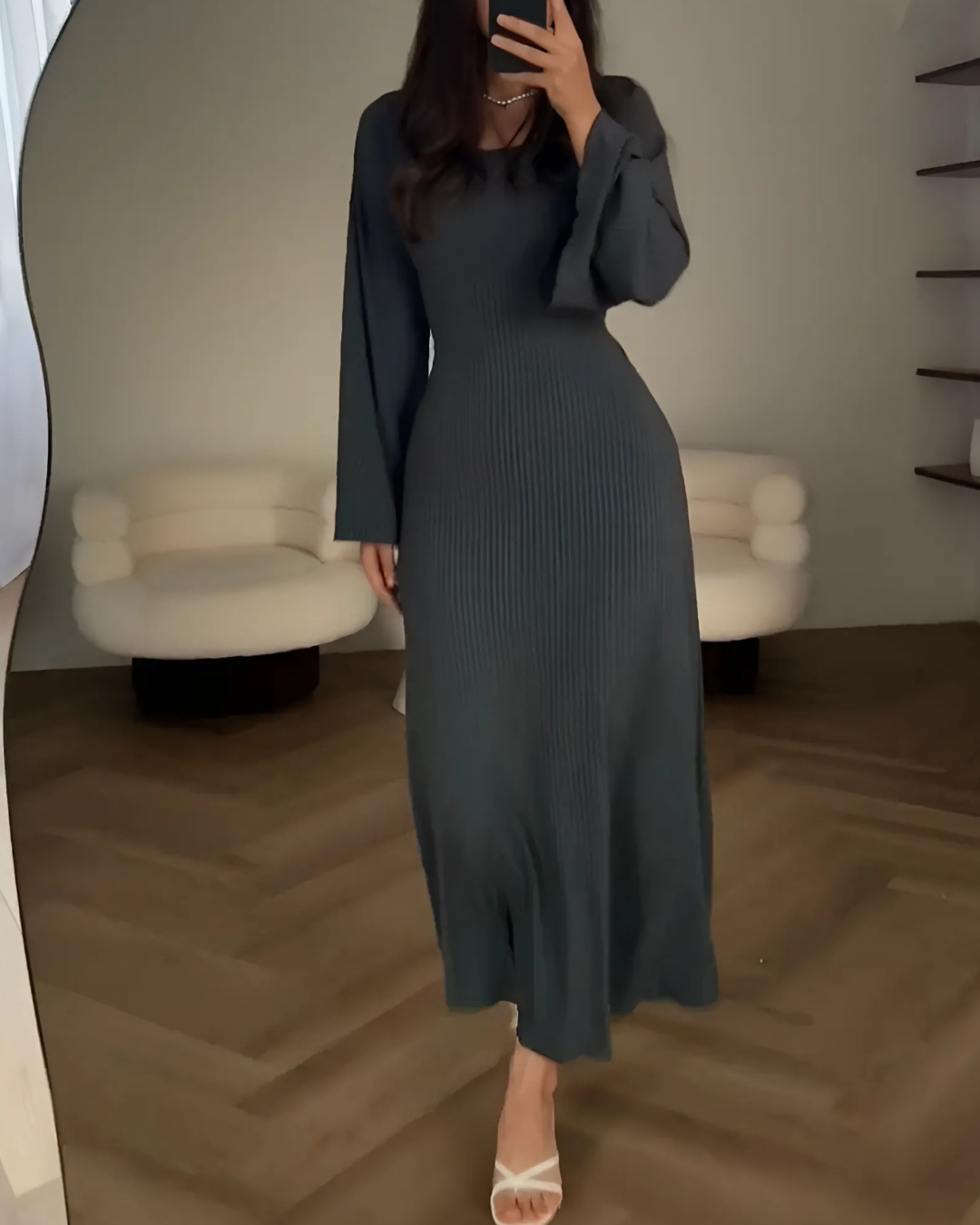Women's Elegant Fitted Dress with Wide Long Sleeves