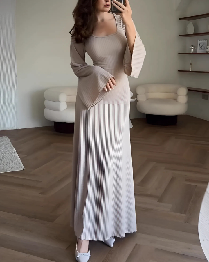 Women's Elegant Fitted Dress with Wide Long Sleeves