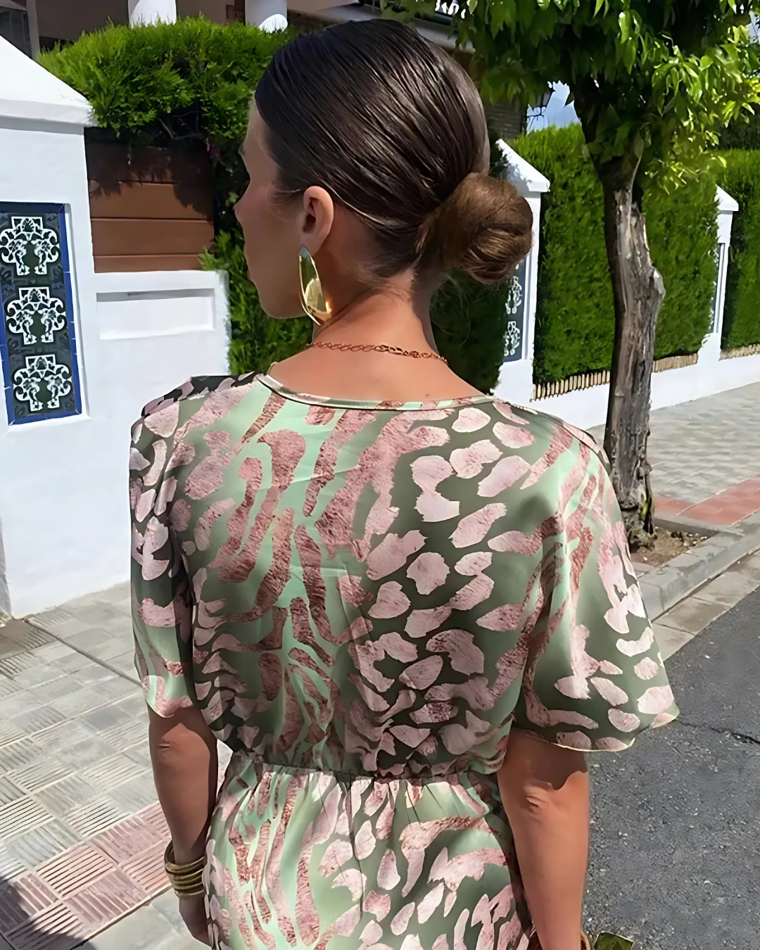 Women's Elegant V-Neck Dress With Bow Detail