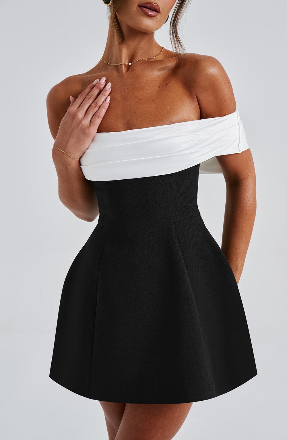 Women's Off-Shoulder Contrast Short Dress